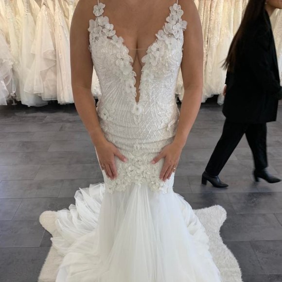 *NEW* Pronovias Galatea Wedding Dress - Picture 1 of 9